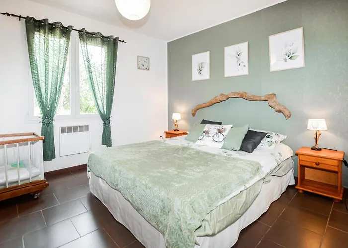 Prázdninový dům Lovely In With Wifi